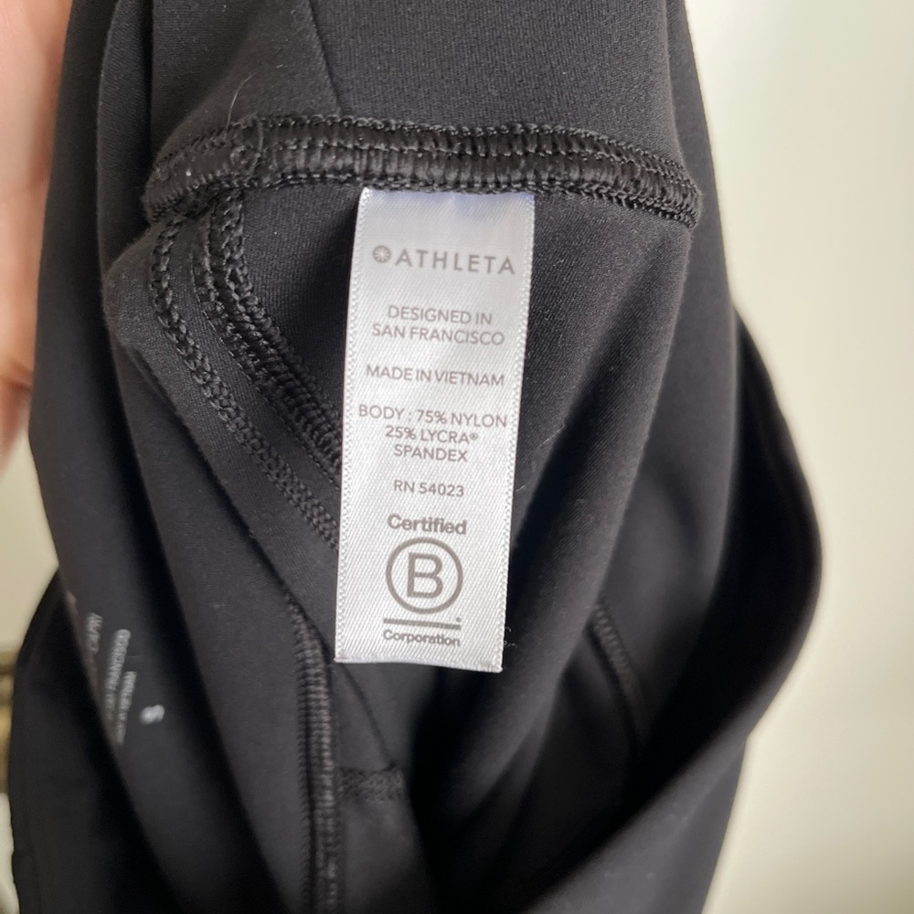 Athleta | Horizon Scallop Capri Leggings, Women’s size Small, Black - Picture 6 of 7
